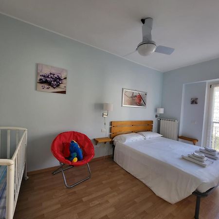 Red Apartment - Residenza Silvana แวร์บาเนีย ภายนอก รูปภาพ