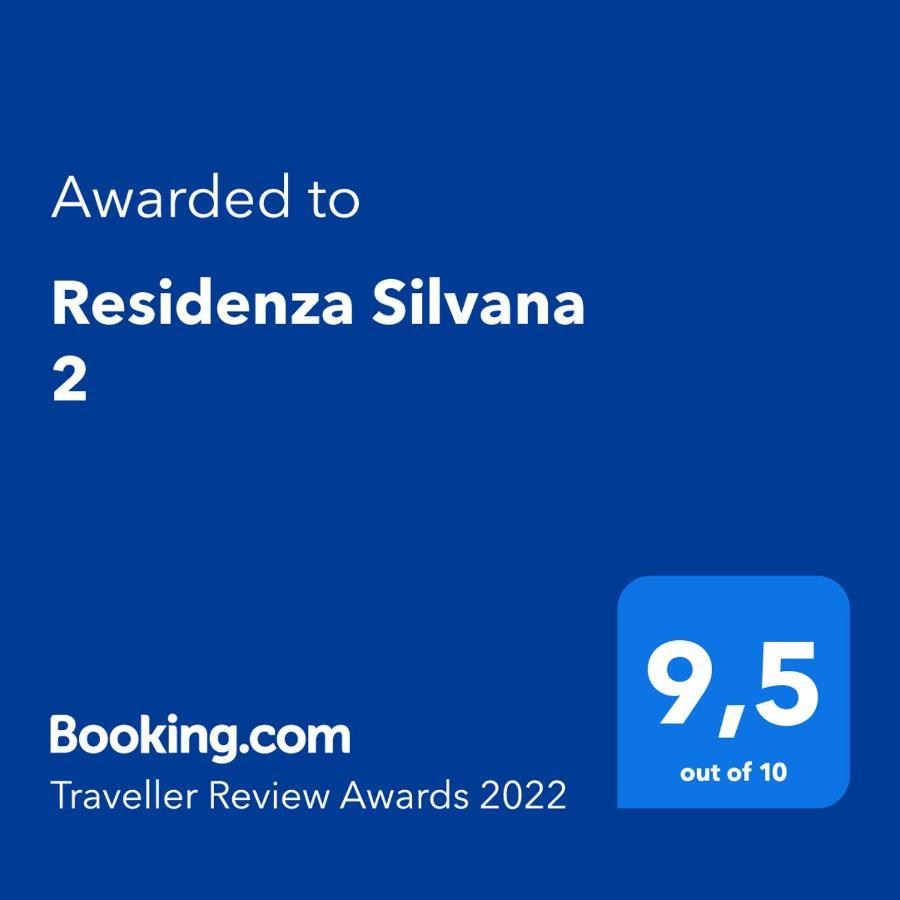 Red Apartment - Residenza Silvana แวร์บาเนีย ภายนอก รูปภาพ